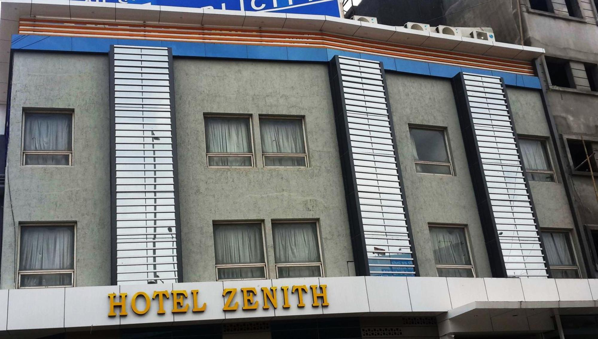 Hotel Zenith Сурат Екстериор снимка