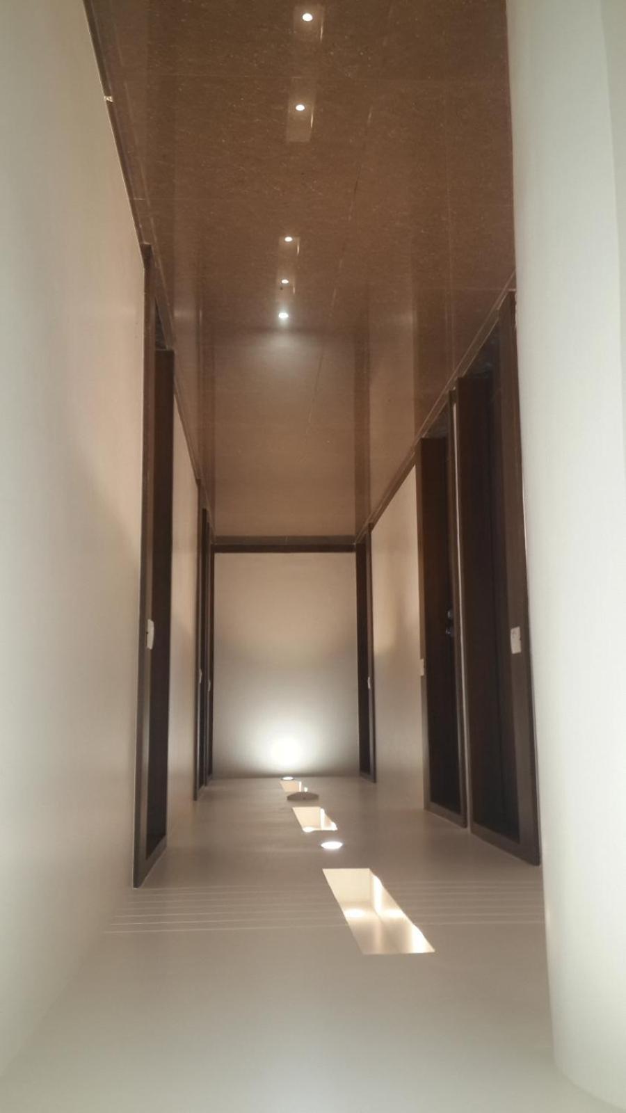 Hotel Zenith Сурат Екстериор снимка
