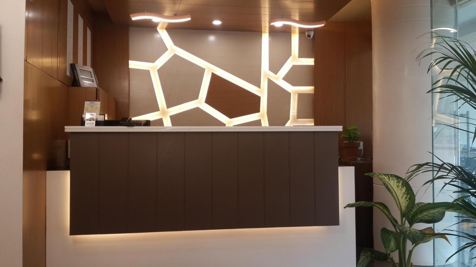 Hotel Zenith Сурат Екстериор снимка